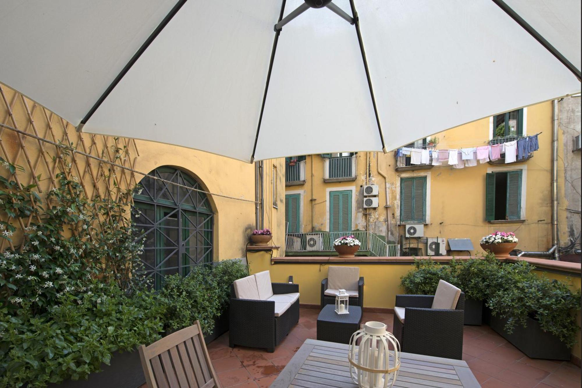 Le Terrazze Sul Cortile Apartment Салерно Екстериор снимка