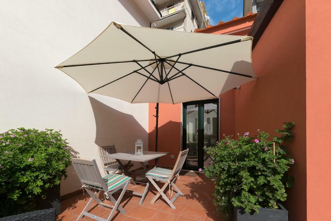 Le Terrazze Sul Cortile Apartment Салерно Екстериор снимка