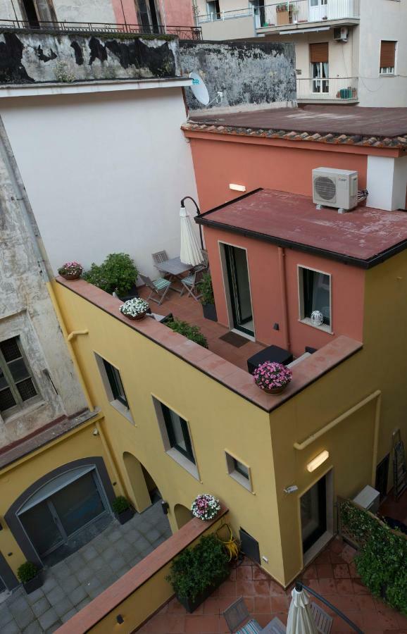 Le Terrazze Sul Cortile Apartment Салерно Екстериор снимка