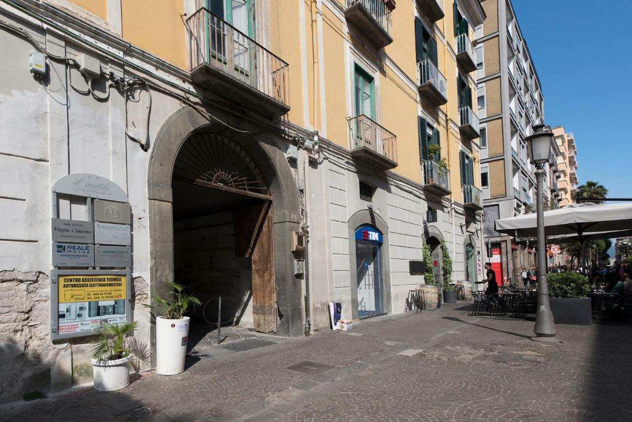 Le Terrazze Sul Cortile Apartment Салерно Екстериор снимка