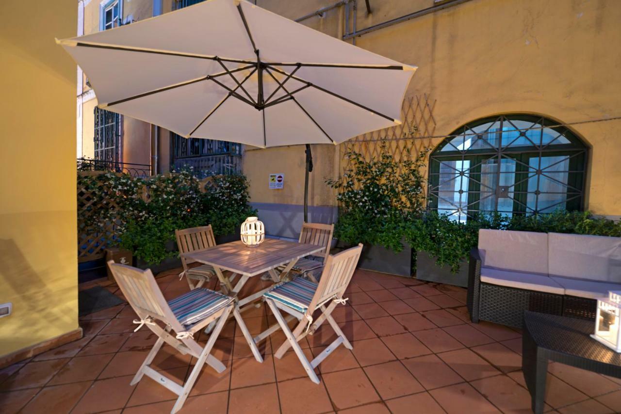 Le Terrazze Sul Cortile Apartment Салерно Екстериор снимка